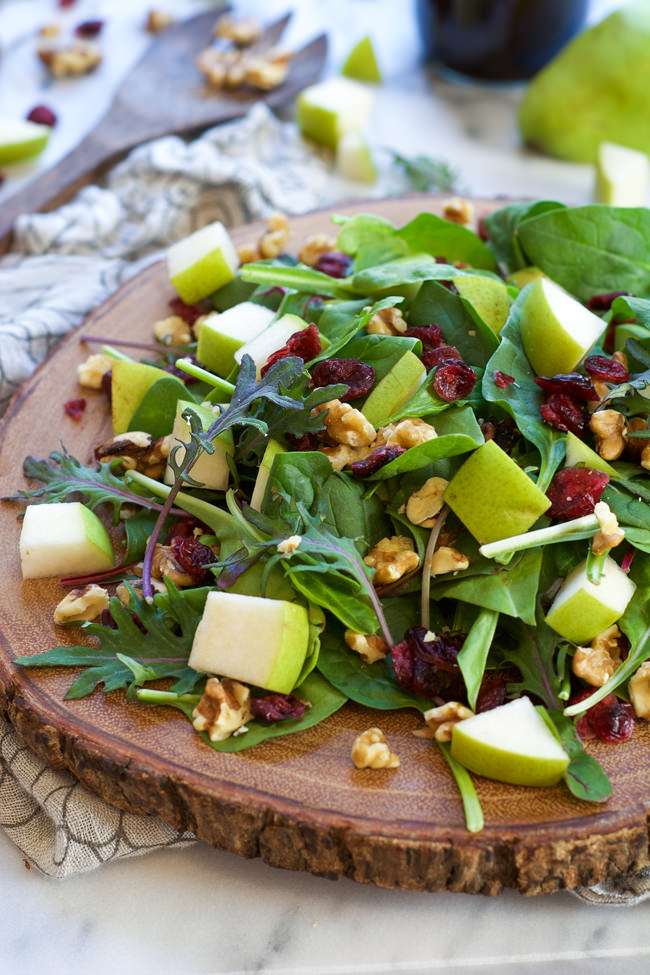 Pear, Blue Cheese &amp; Cranberry Spinach Salad with Honey Pecans