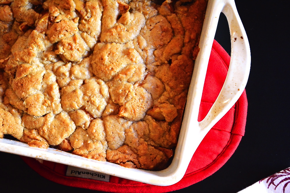 apple pie with oatmeal cookie crumble