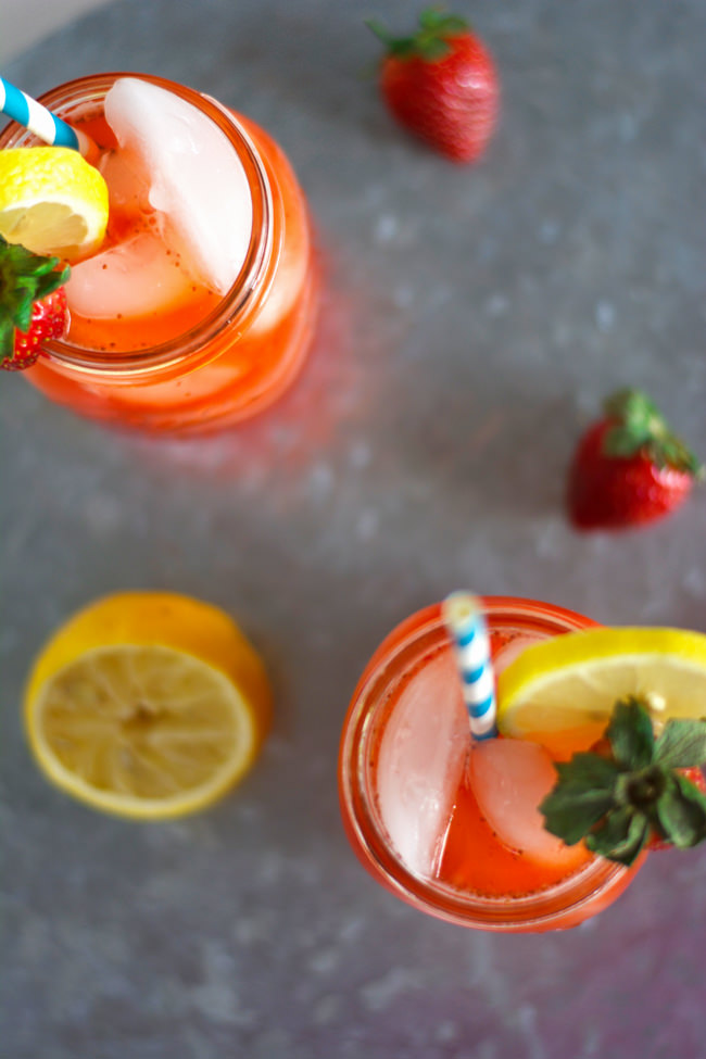 skinny sparkling strawberry lemonade